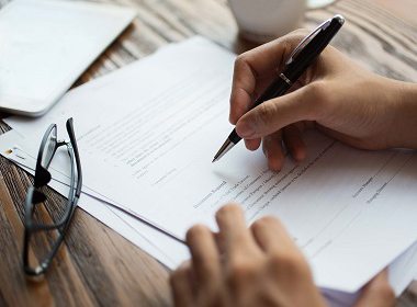 خدمات مشاوره حقوقی و قرارداد